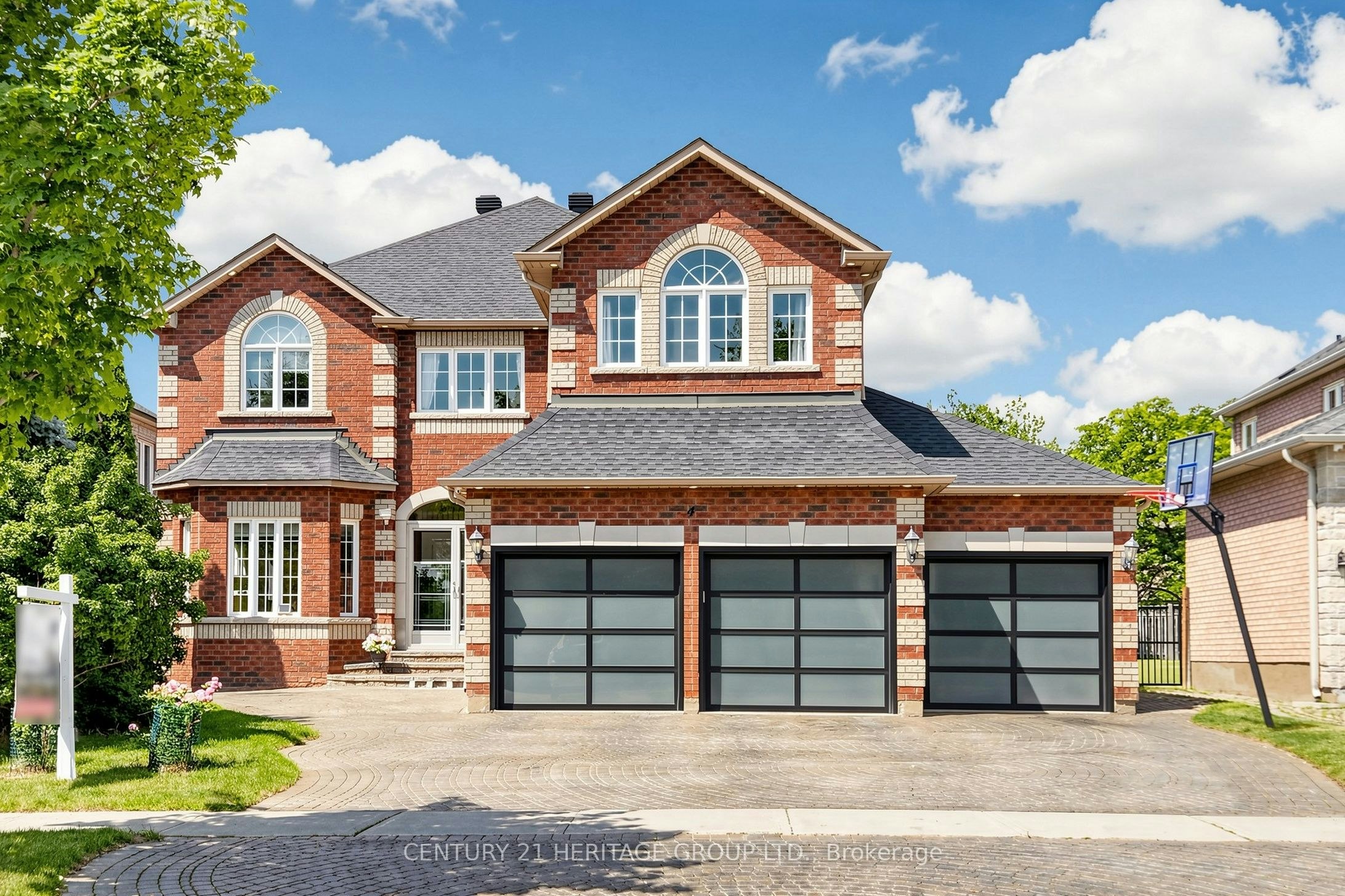 4 Mumberson Court, Markham, ON, L6C 1Y4