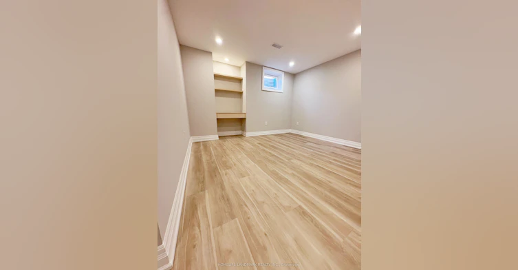 18 Halldorson Avenue, Aurora, ON, L4G 7Z2 - 8