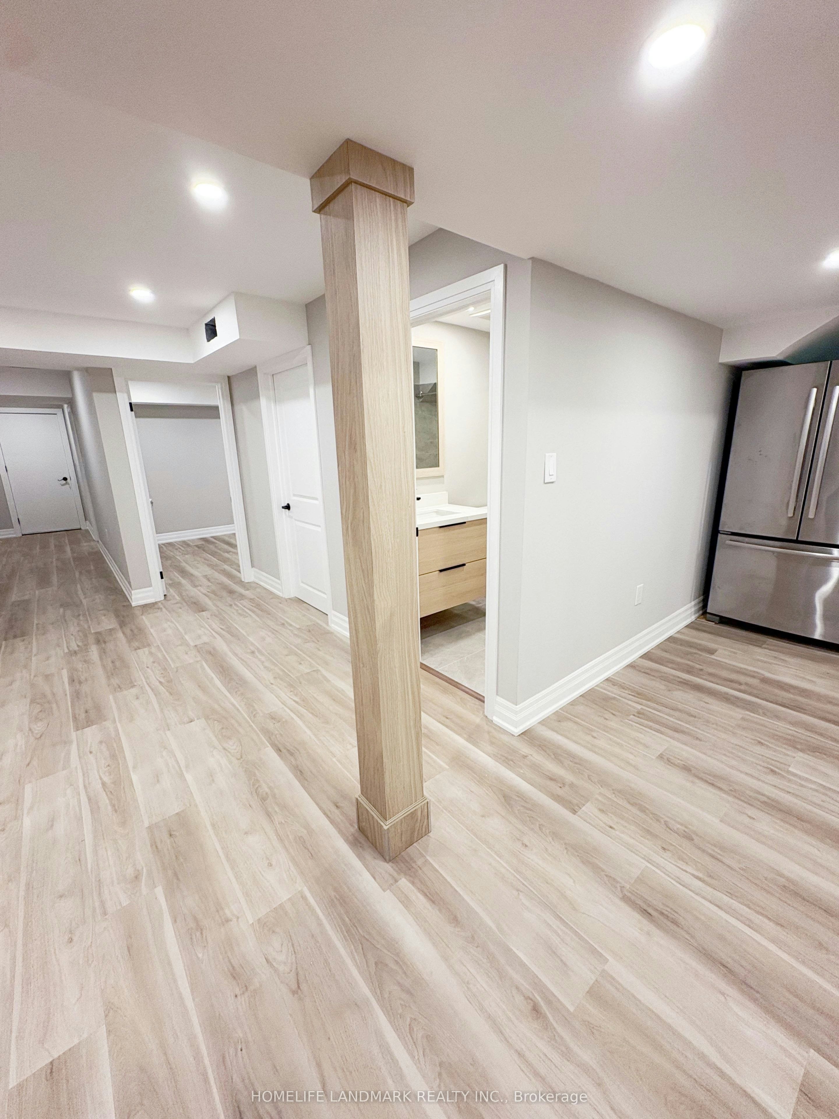 18 Halldorson Avenue, Aurora, ON, L4G 7Z2 - 13