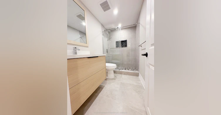 18 Halldorson Avenue, Aurora, ON, L4G 7Z2 - 11