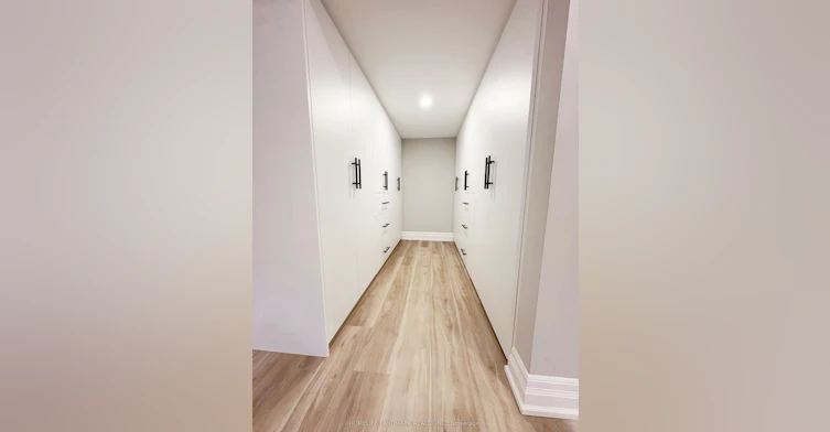 18 Halldorson Avenue, Aurora, ON, L4G 7Z2 - 10