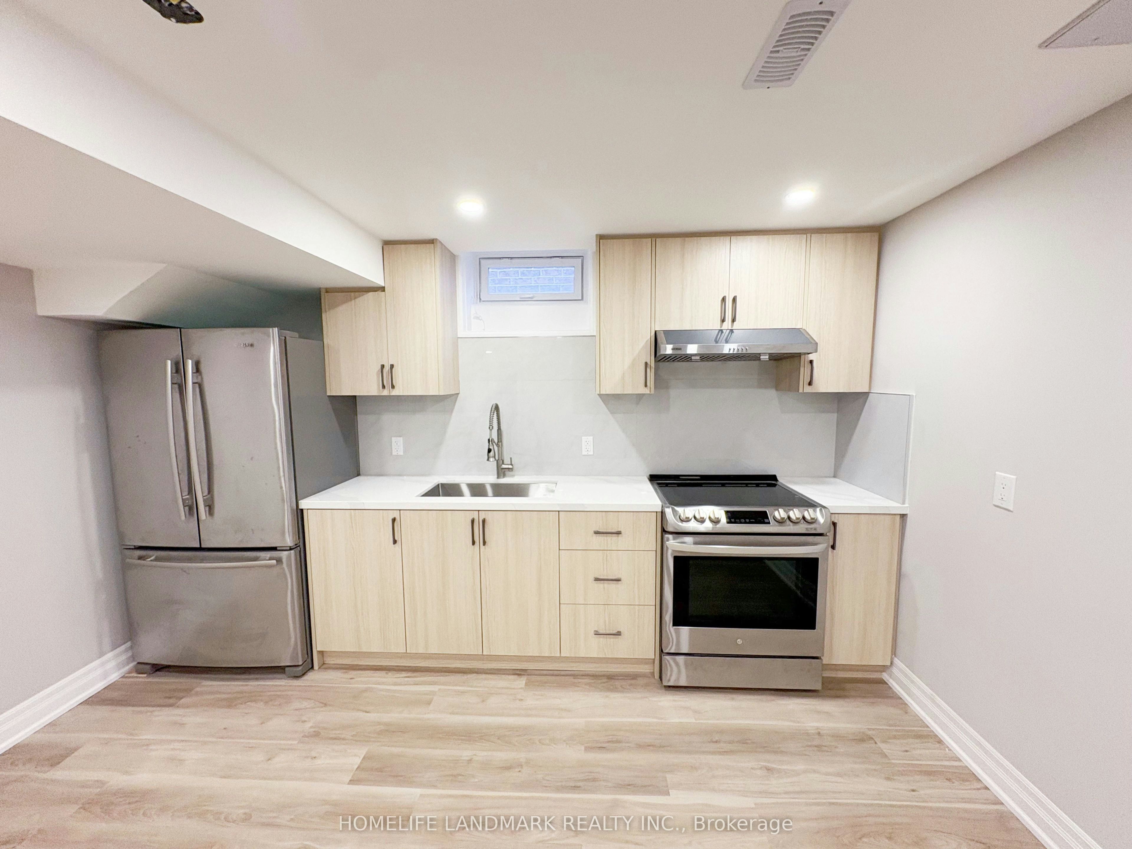 18 Halldorson Avenue, Aurora, ON, L4G 7Z2 - 14