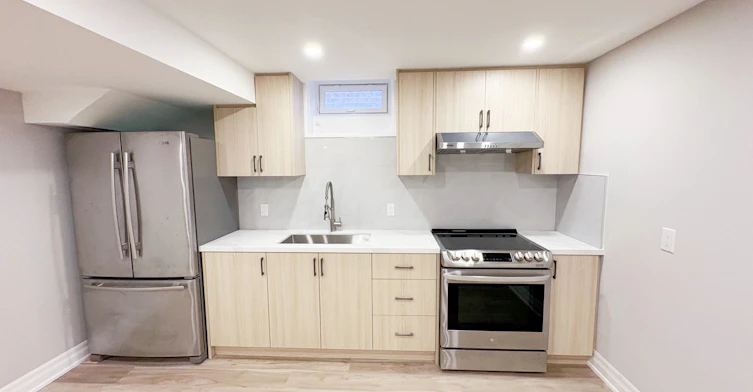 18 Halldorson Avenue, Aurora, ON, L4G 7Z2 - 14