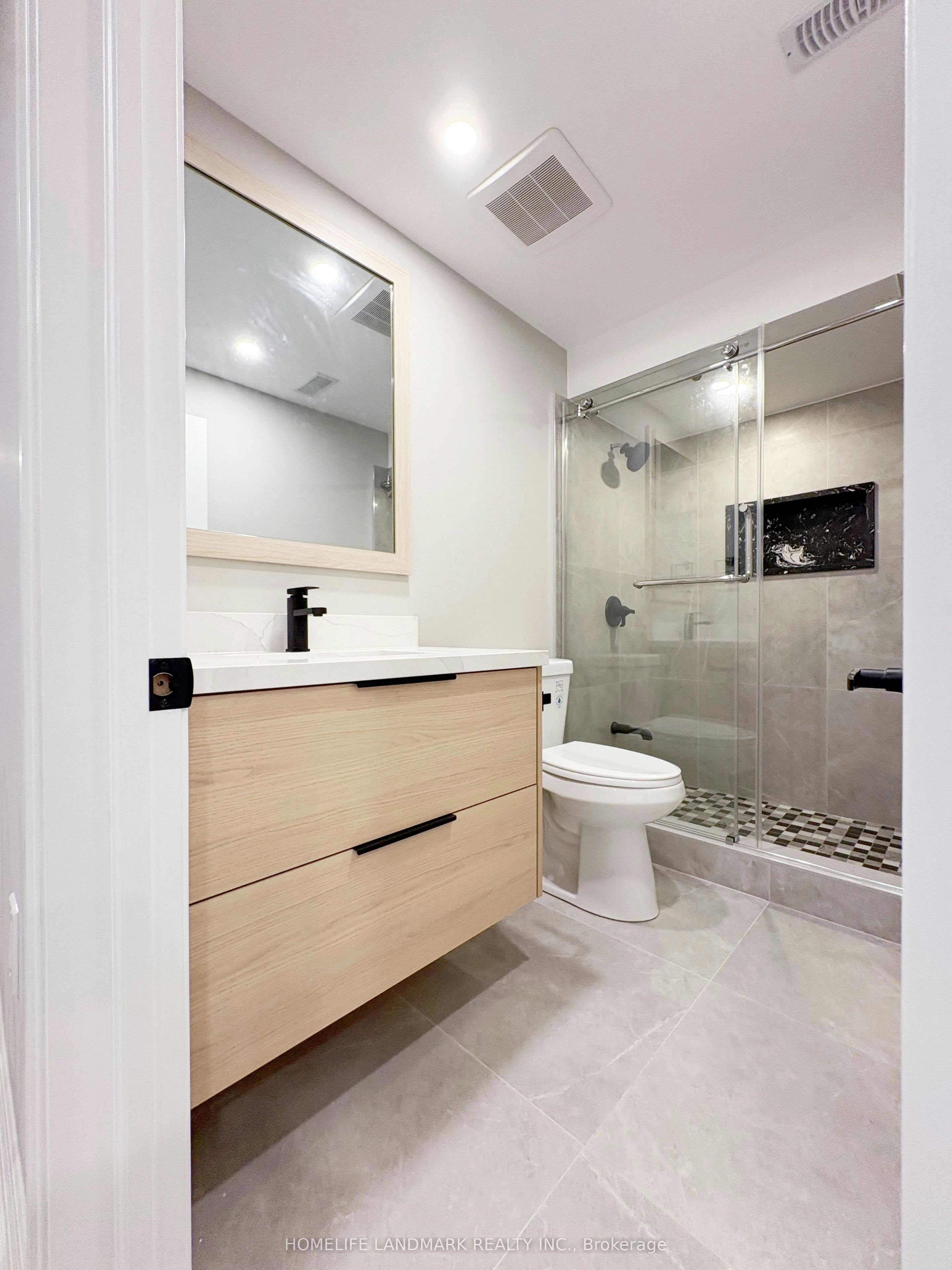 18 Halldorson Avenue, Aurora, ON, L4G 7Z2 - 4