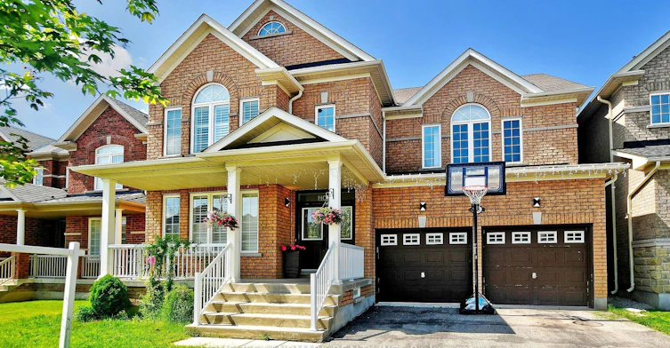 18 Halldorson Avenue, Aurora, ON, L4G 7Z2