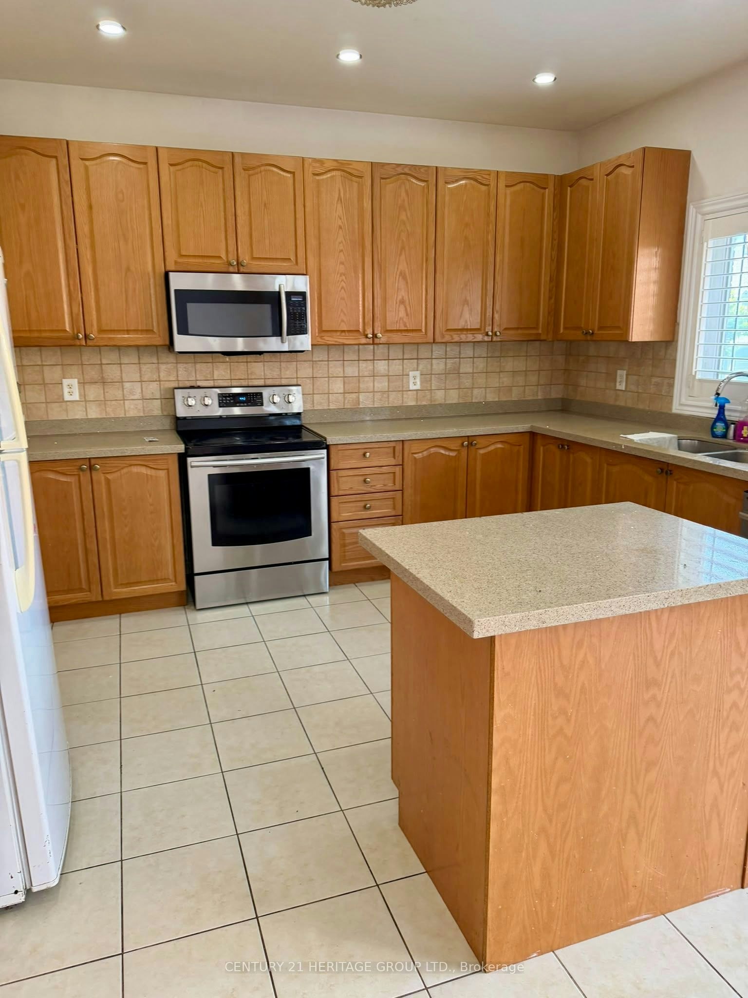 119 Laurendale Avenue, Georgina, ON, L4P 0C4 - 5