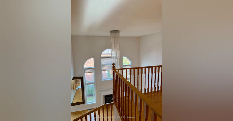 119 Laurendale Avenue, Georgina, ON, L4P 0C4 - 2