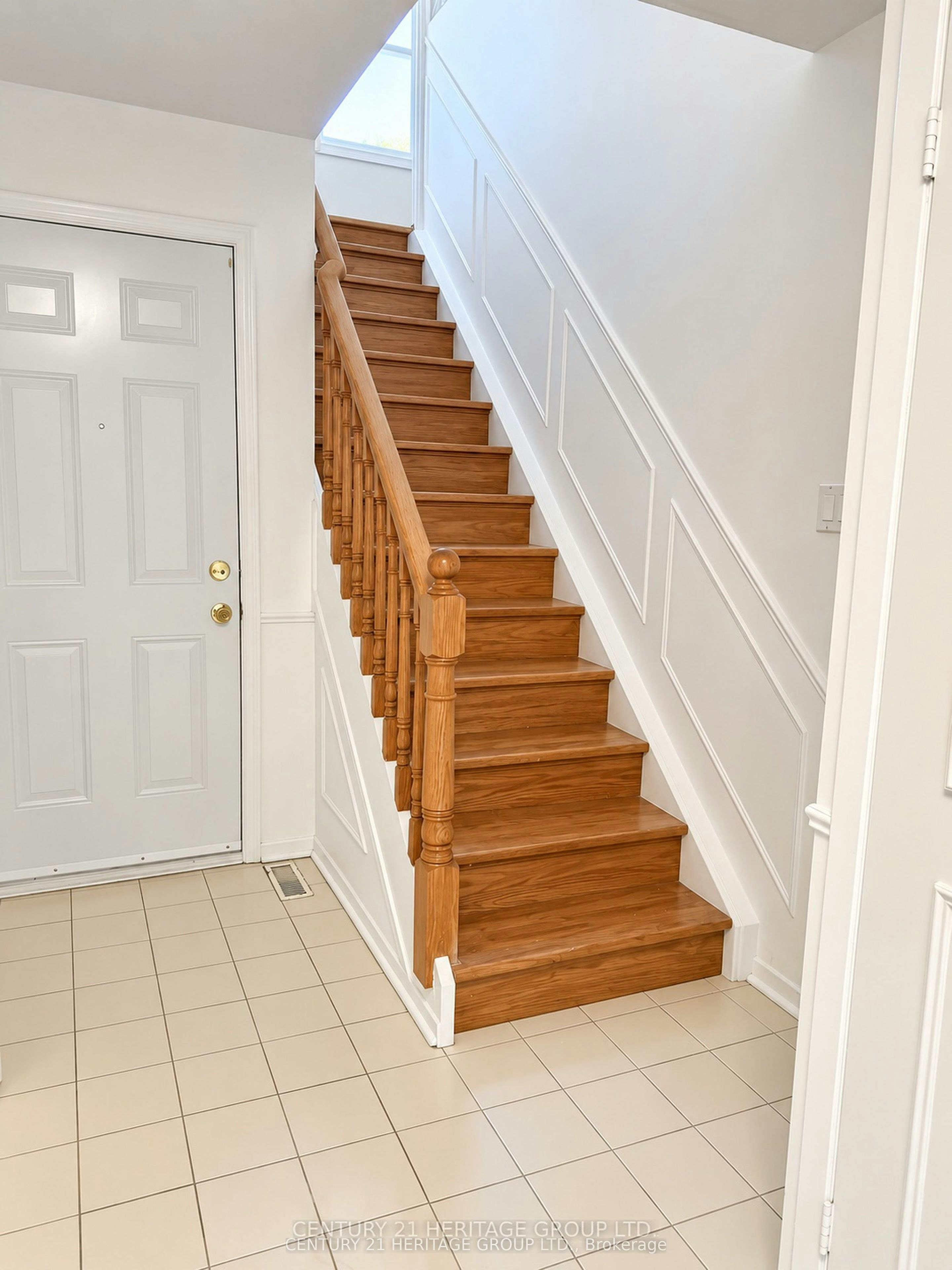 MAIN-8 Park Lane Circle, Richmond Hill, ON, L4C 6S8 3