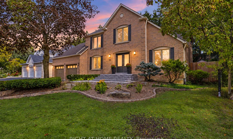 11 Harrowsmith Place