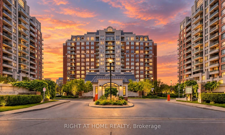 1103-330 Red Maple Road