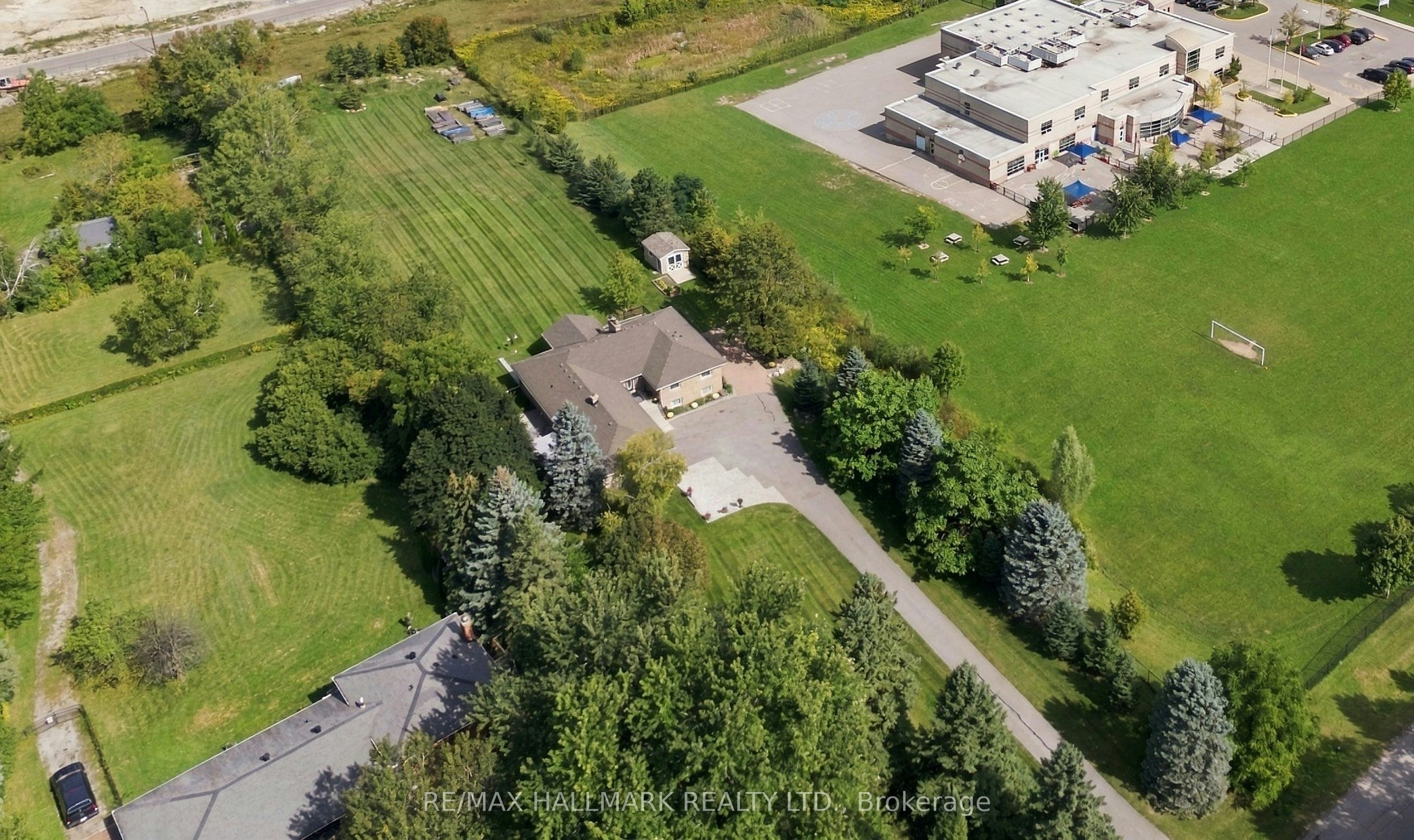 166 Hillcrest Drive, East Gwillimbury, ON, L9N 0E5