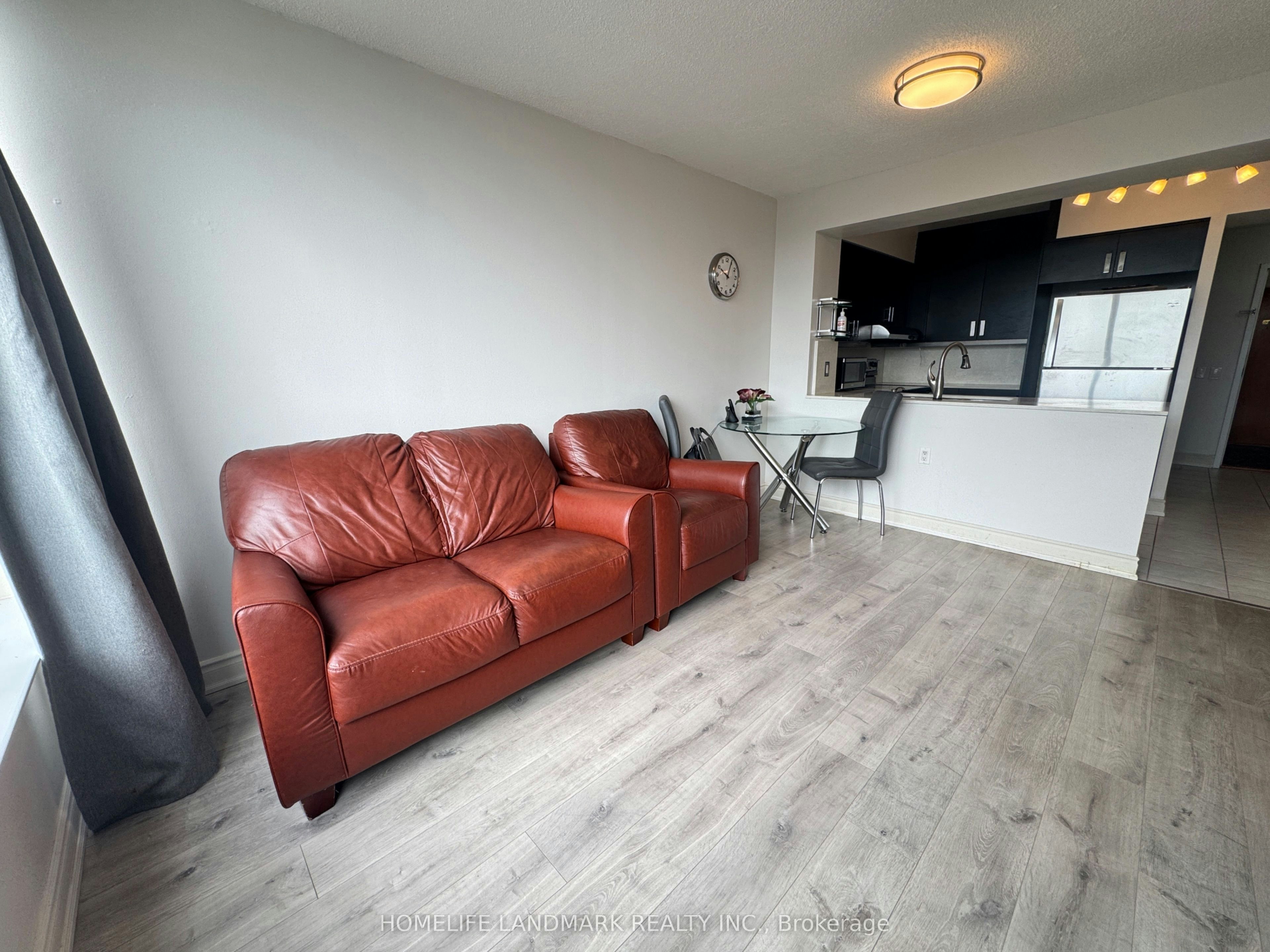 1019-9015 Leslie Street, Richmond Hill, ON, L4B 4J8 - 3
