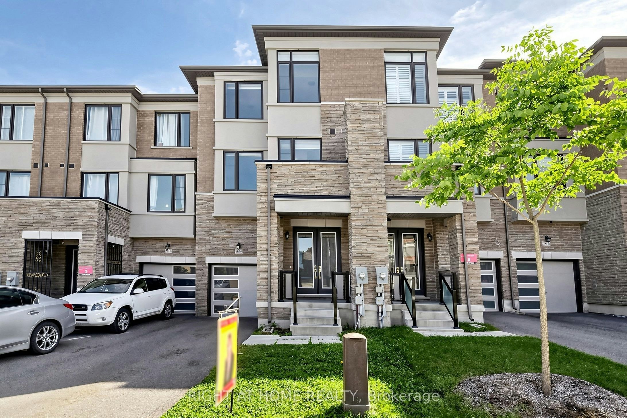 954 Isaac Phillips Way, Newmarket, ON, L3X 2Y8