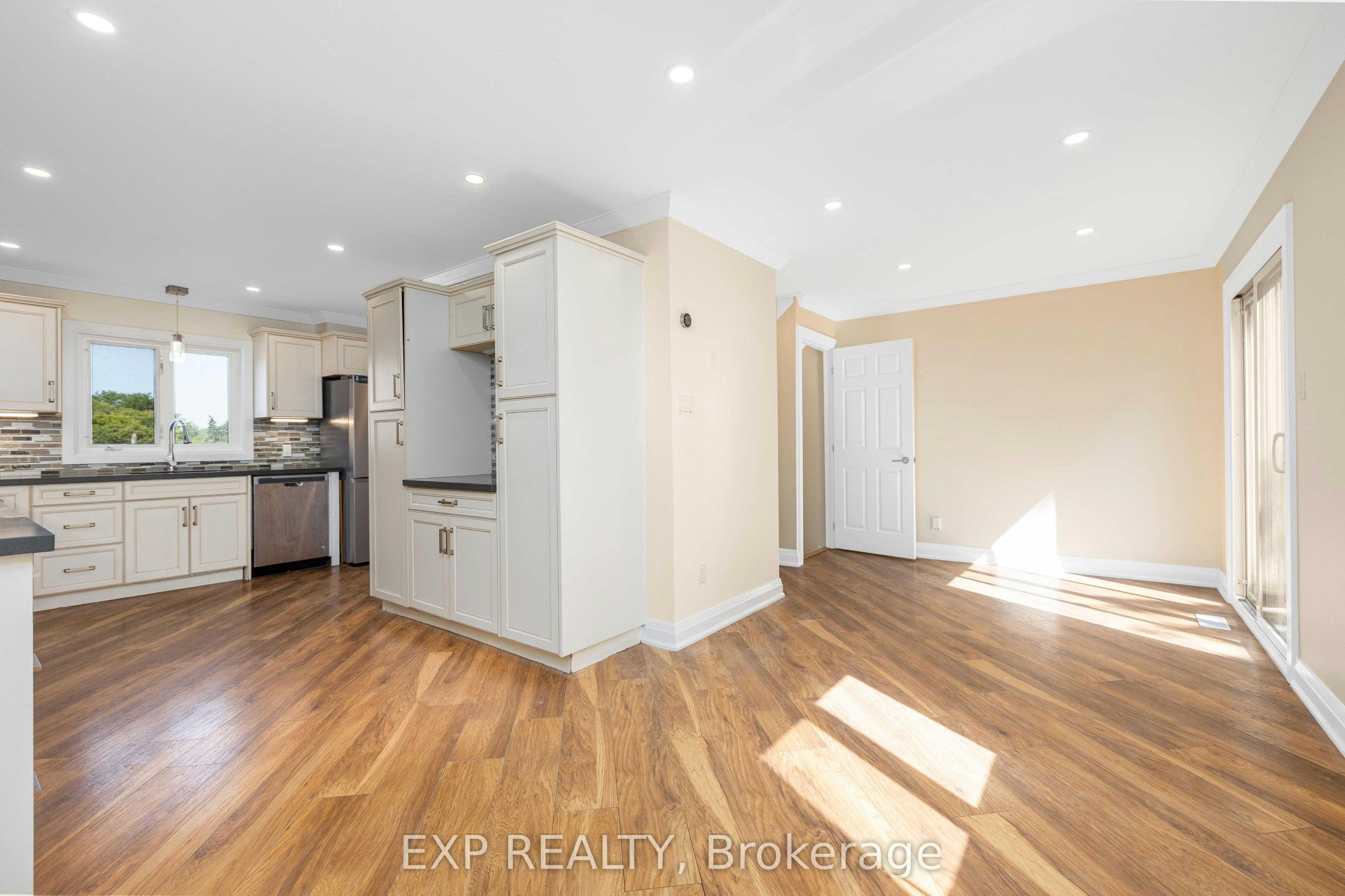 41 Hodgins Avenue, Georgina, ON, L4P 3N1 - 16