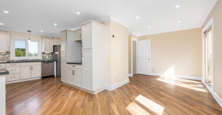 41 Hodgins Avenue, Georgina, ON, L4P 3N1 - 16
