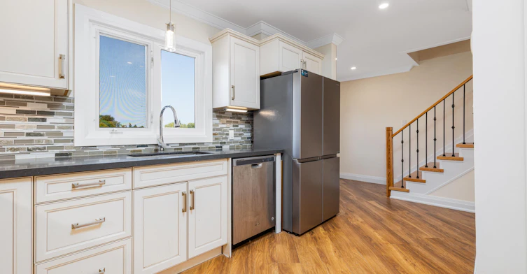 41 Hodgins Avenue, Georgina, ON, L4P 3N1 - 5
