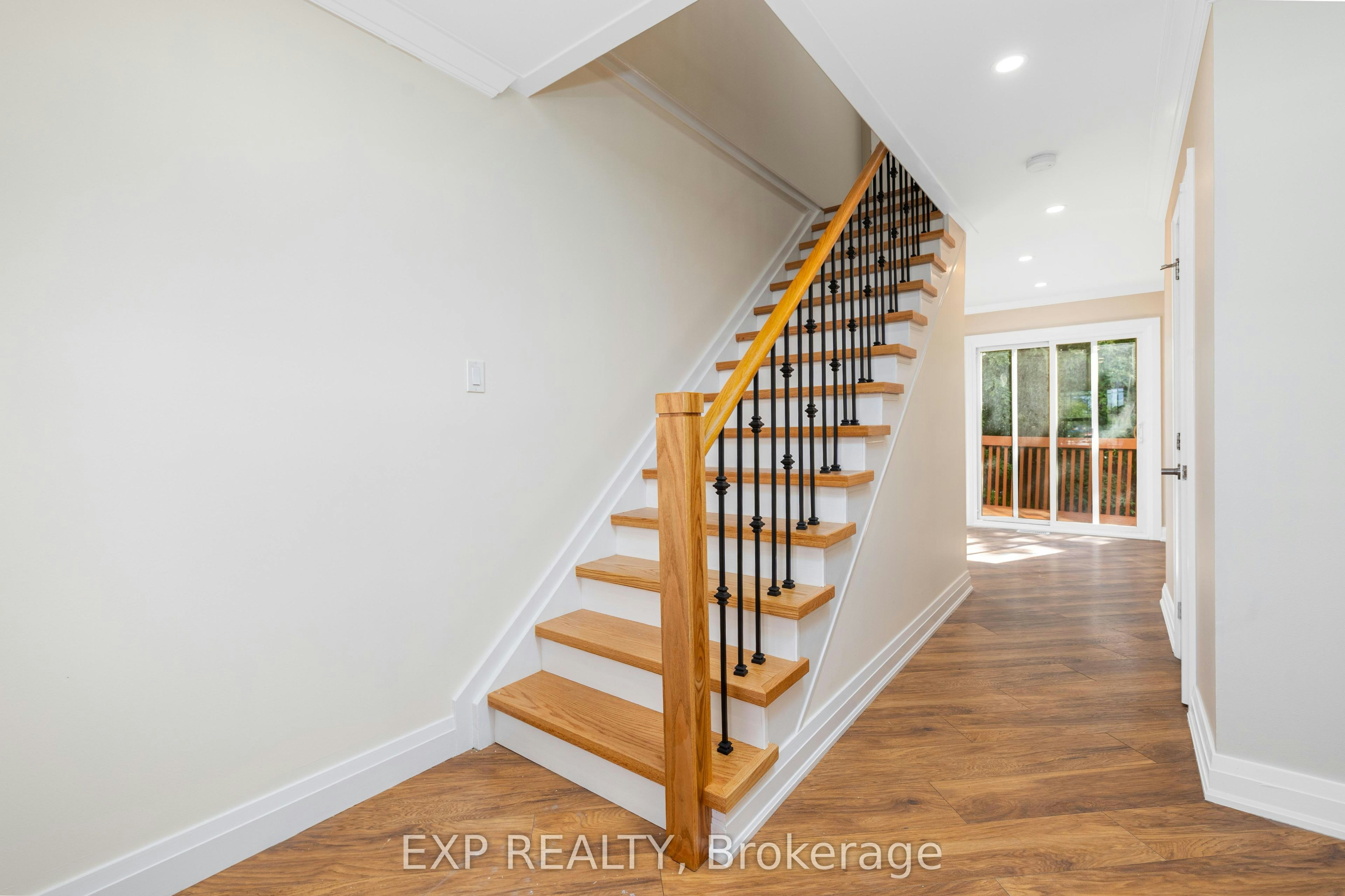 41 Hodgins Avenue, Georgina, ON, L4P 3N1 - 4