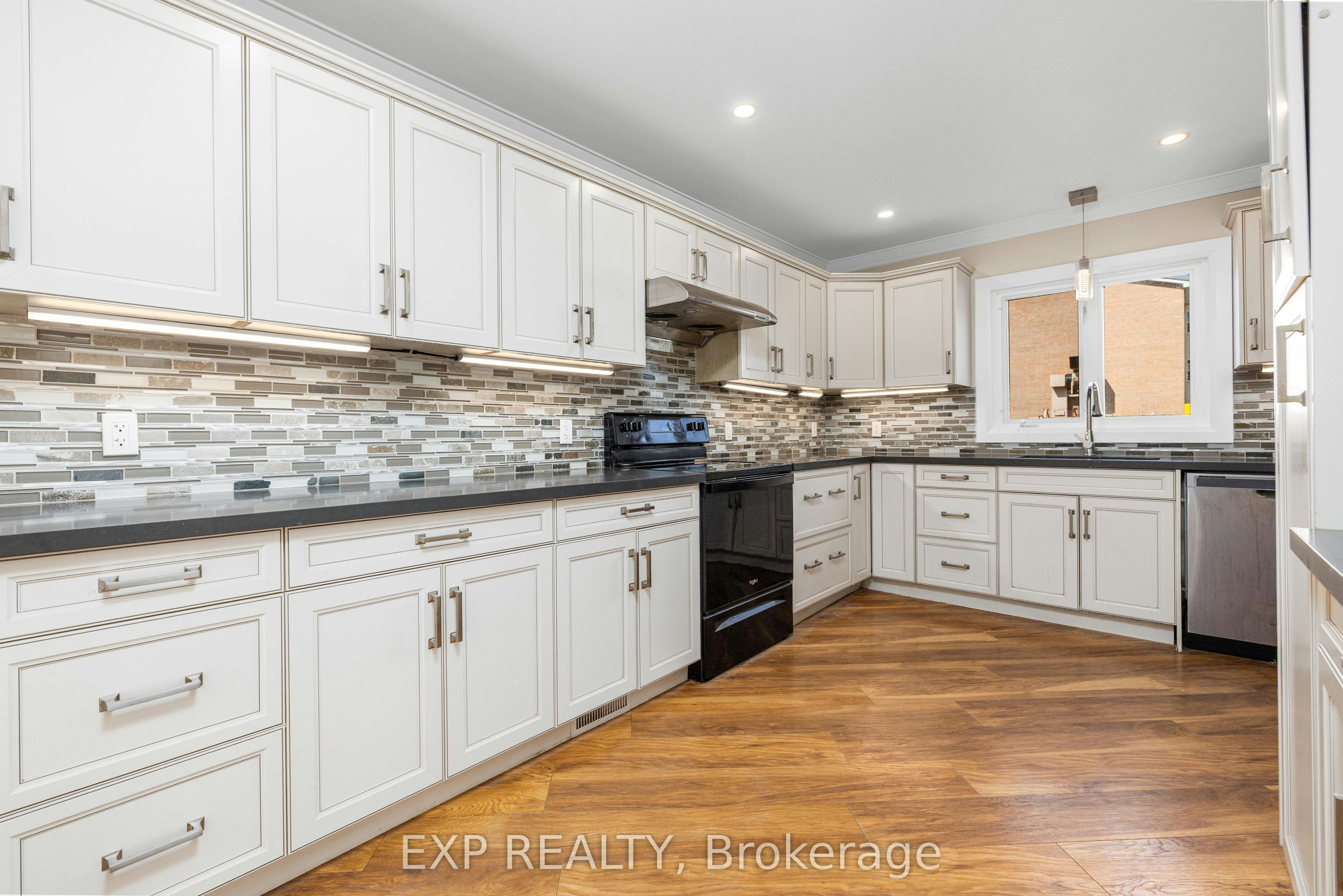 41 Hodgins Avenue, Georgina, ON, L4P 3N1 - 13