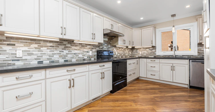 41 Hodgins Avenue, Georgina, ON, L4P 3N1 - 13
