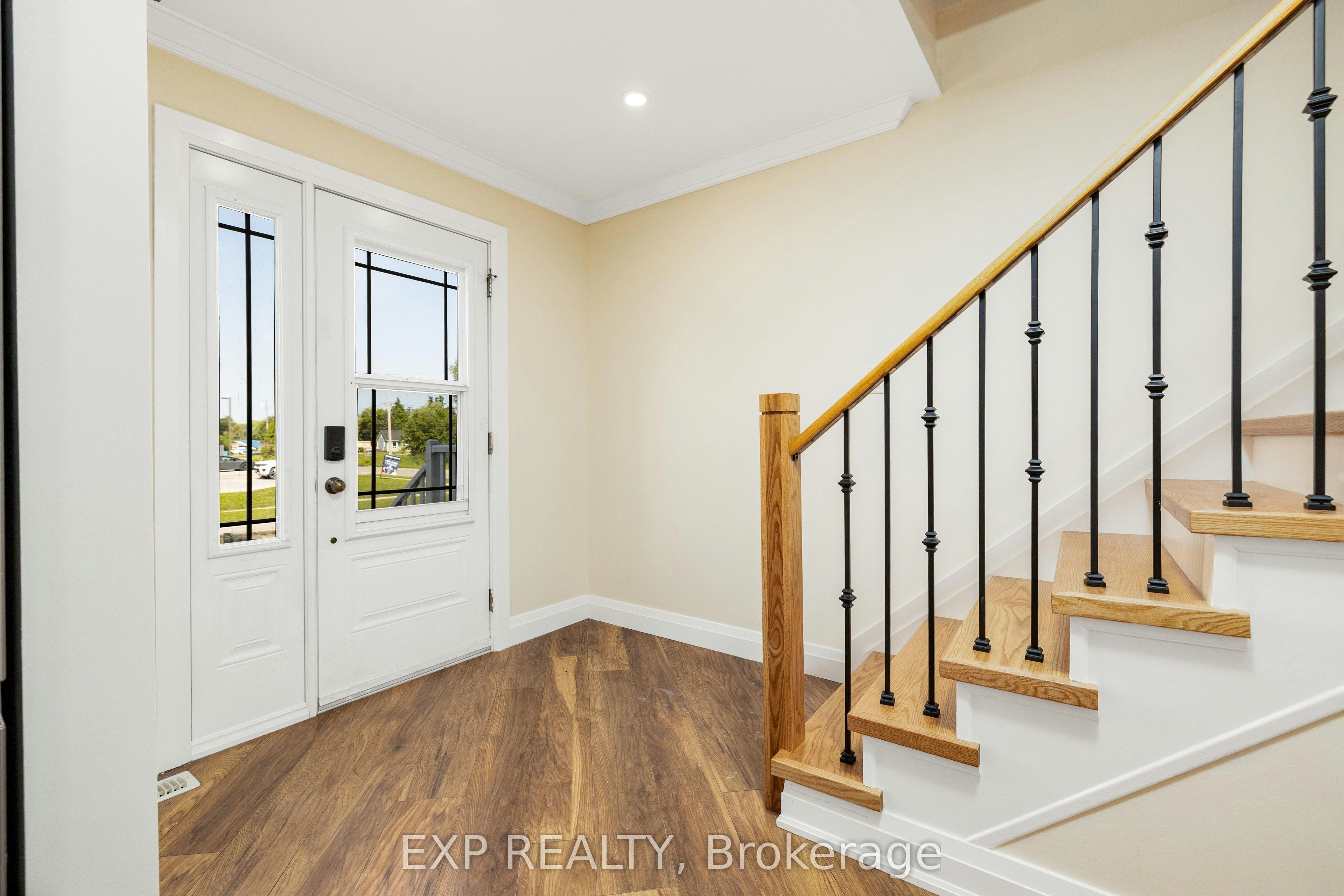41 Hodgins Avenue, Georgina, ON, L4P 3N1 - 11