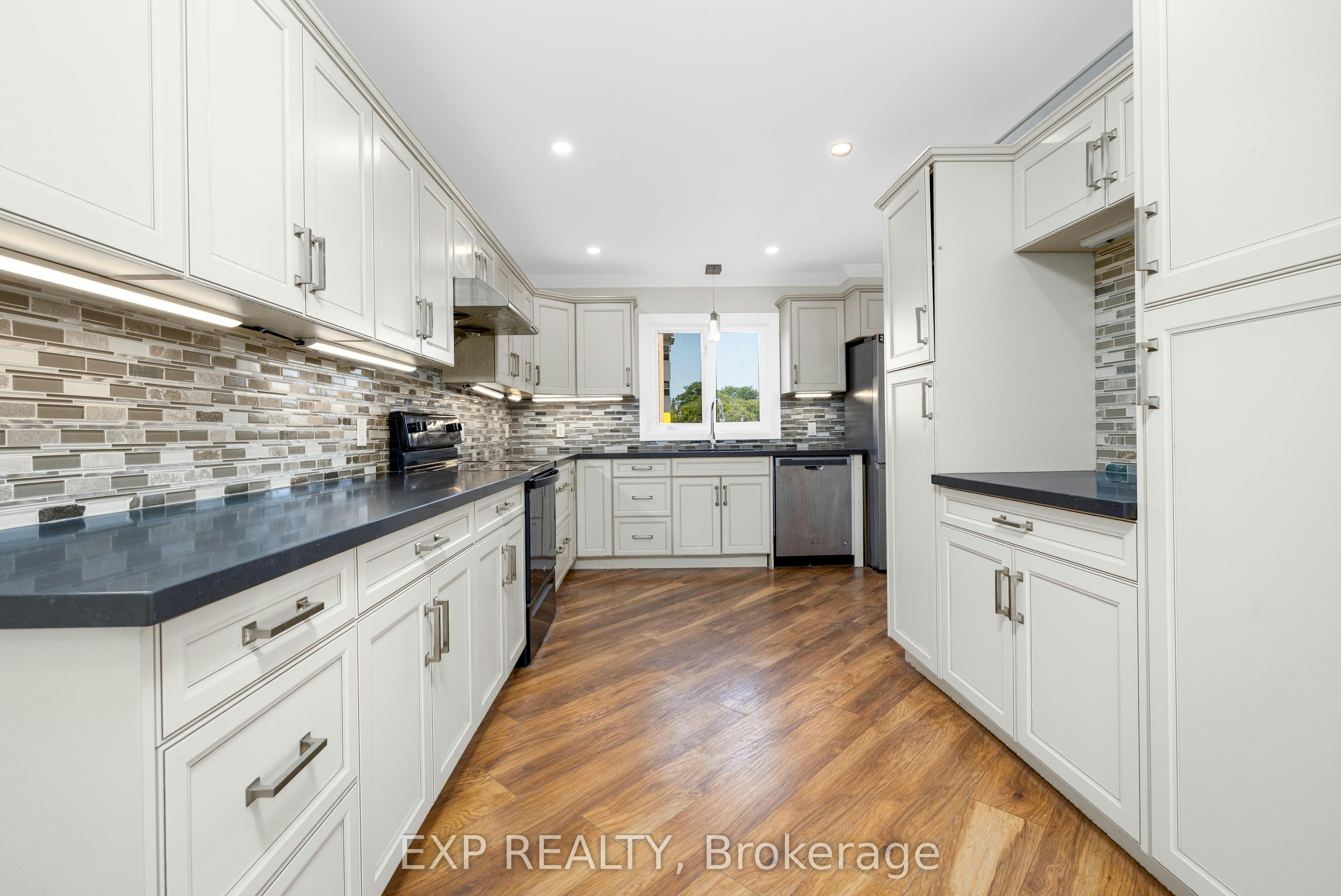 41 Hodgins Avenue, Georgina, ON, L4P 3N1 - 12