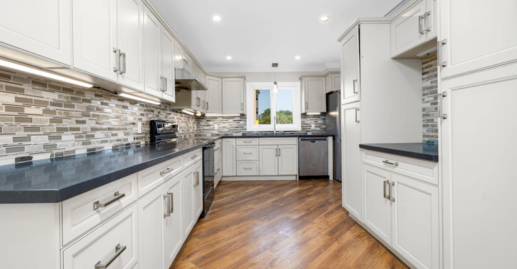 41 Hodgins Avenue, Georgina, ON, L4P 3N1 - 12