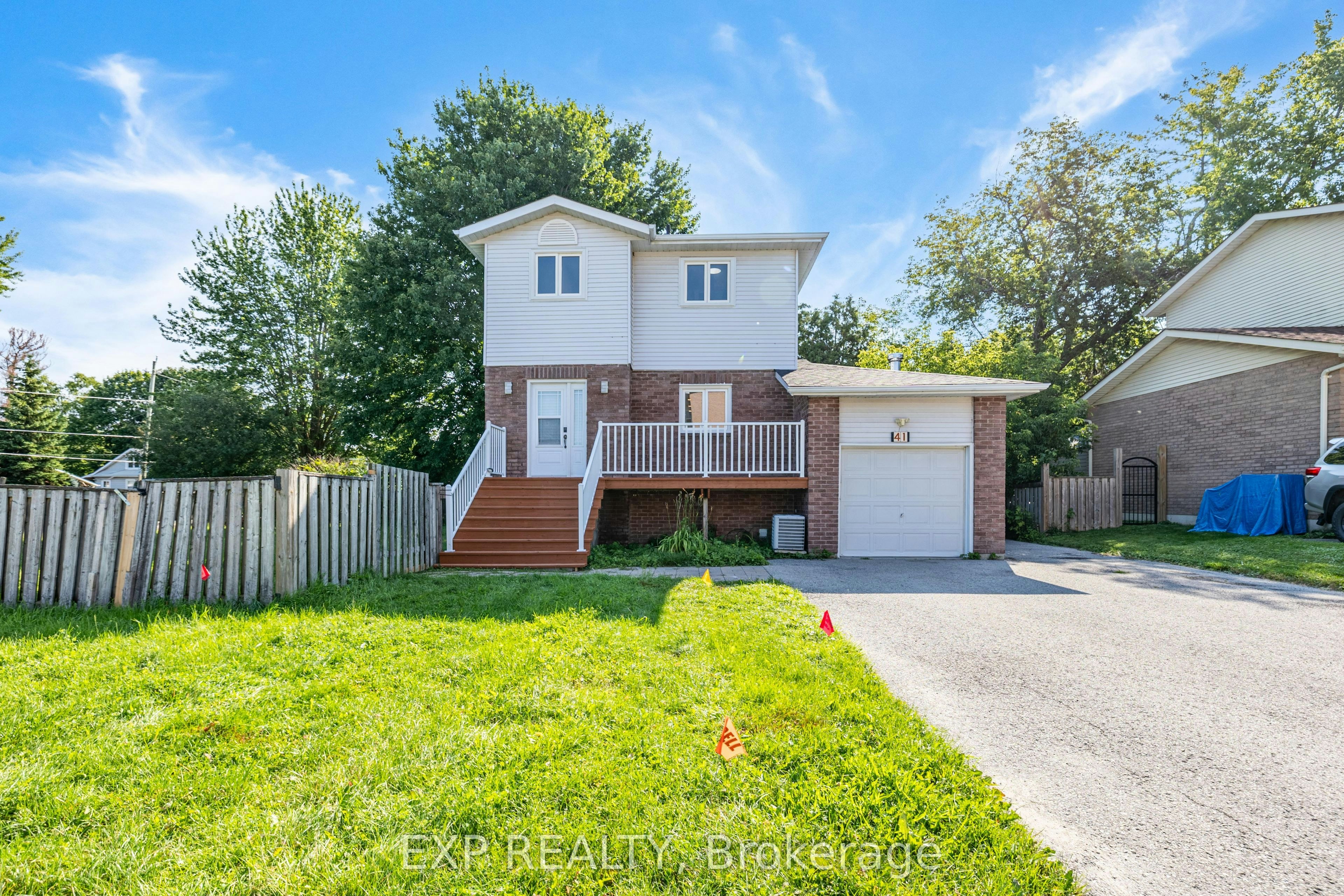 41 Hodgins Avenue, Georgina, ON, L4P 3N1