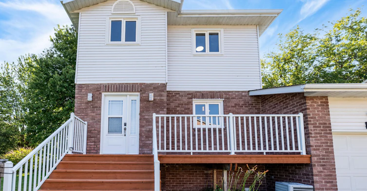 41 Hodgins Avenue, Georgina, ON, L4P 3N1 - 2