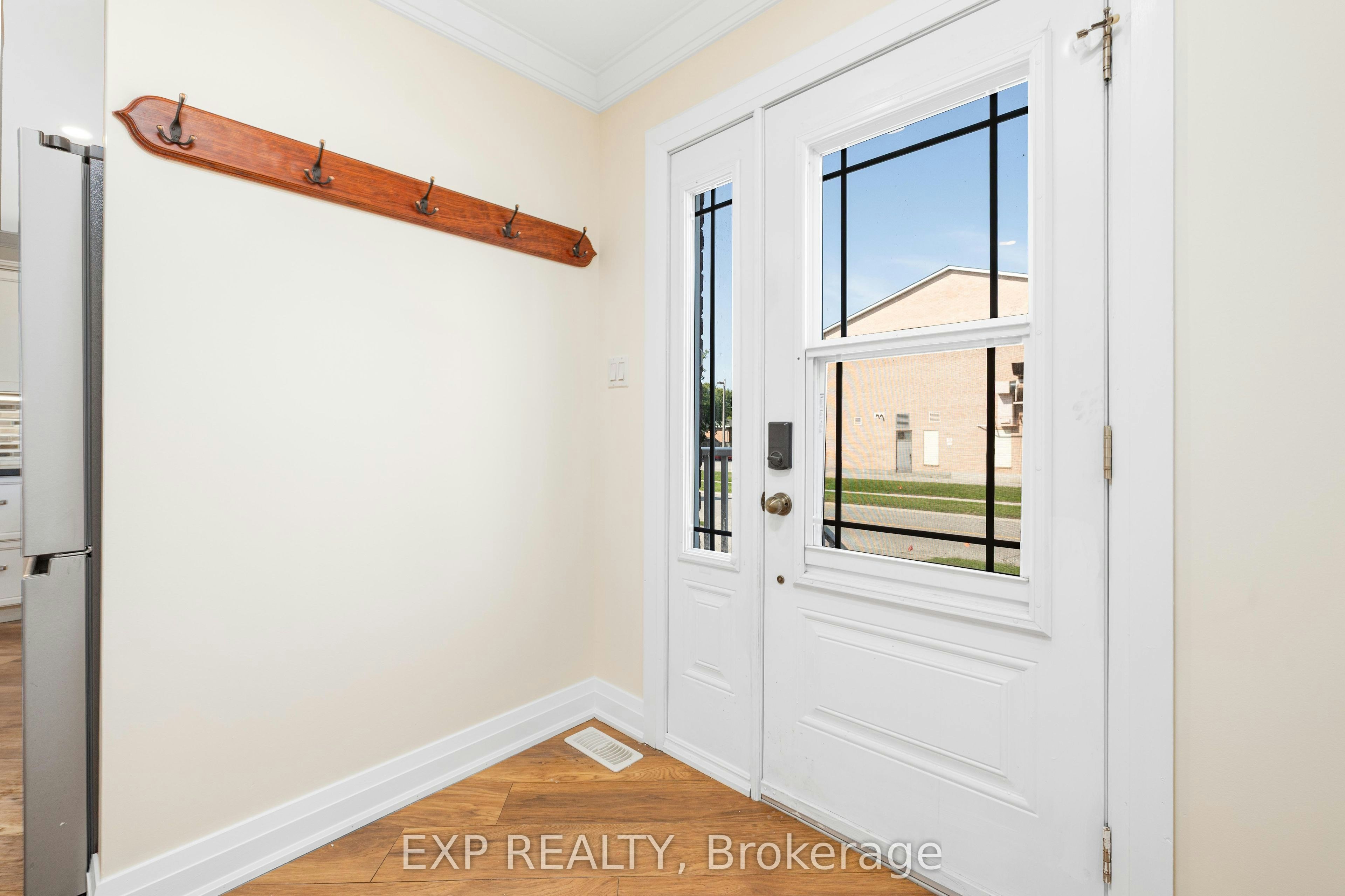 41 Hodgins Avenue, Georgina, ON, L4P 3N1 - 3