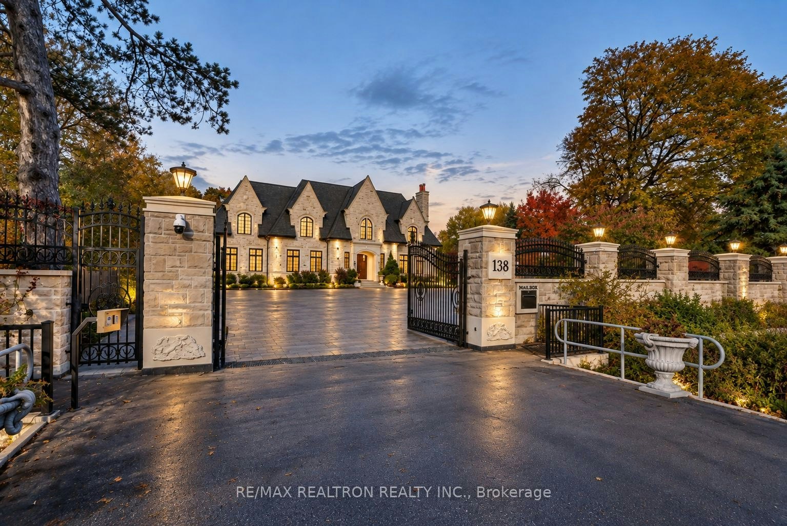 138 Centre Street, Vaughan, ON, L4J 1G4