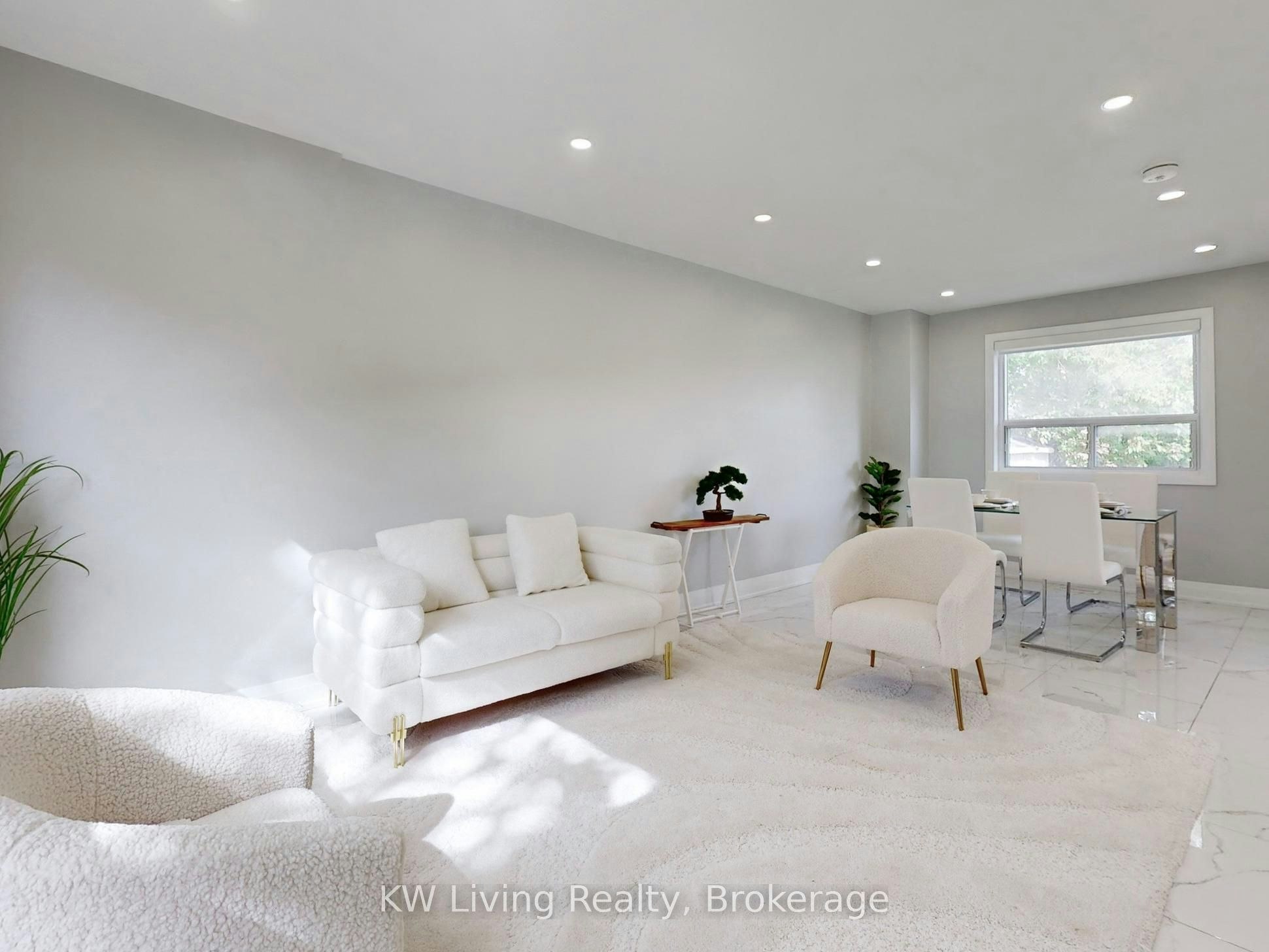 251 Mcconvey Drive, Richmond Hill, ON, L4C 3K1 - 2