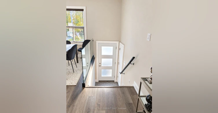 Upper-14 Newlands Avenue, Georgina, ON, L4P 3T3 - 2