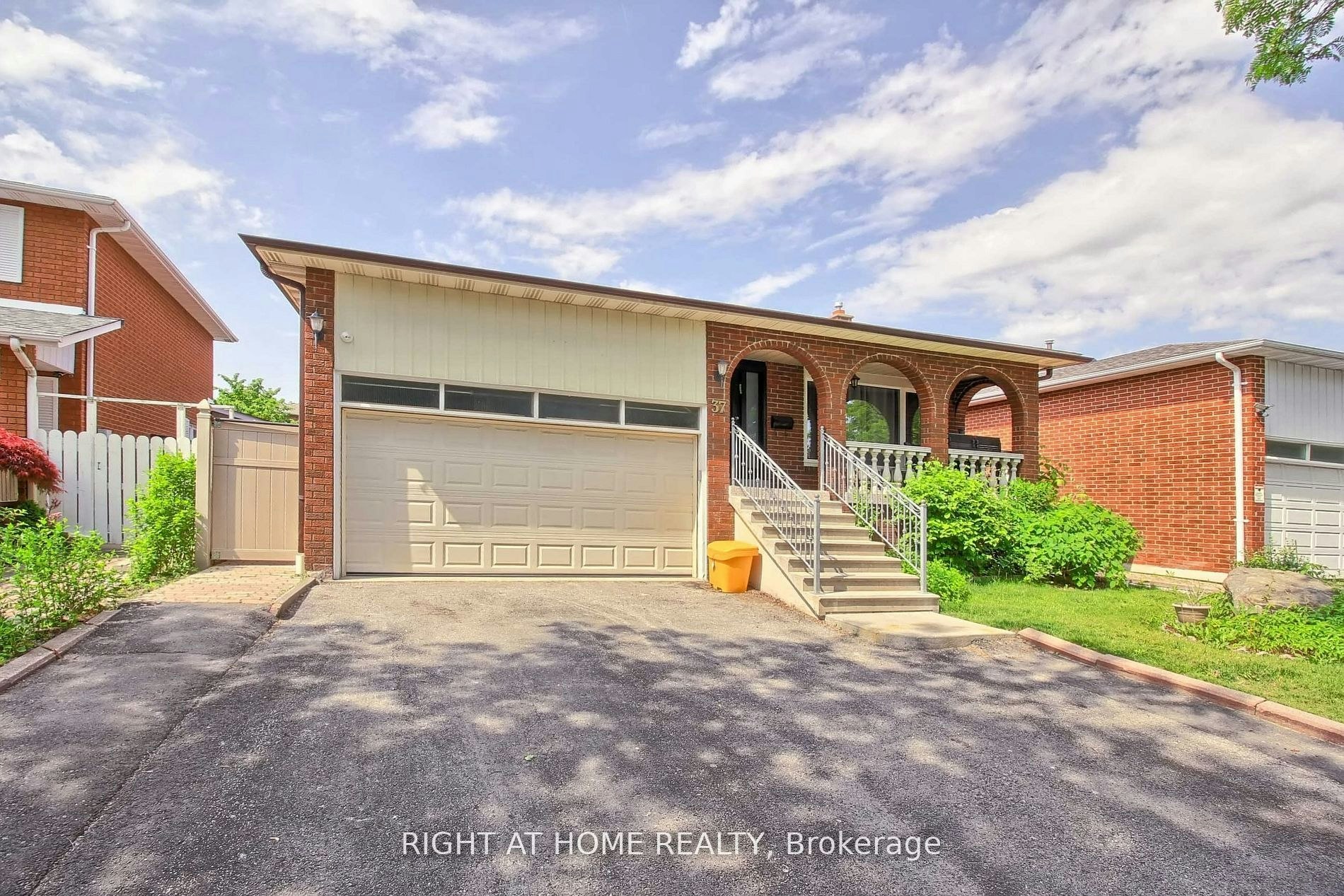 #02-37 Cherry Hills Road, Vaughan, ON, L4K 1M2
