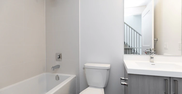 TH - 1-1010 Portage Parkway, Vaughan, ON, L4K 0K3 - 20