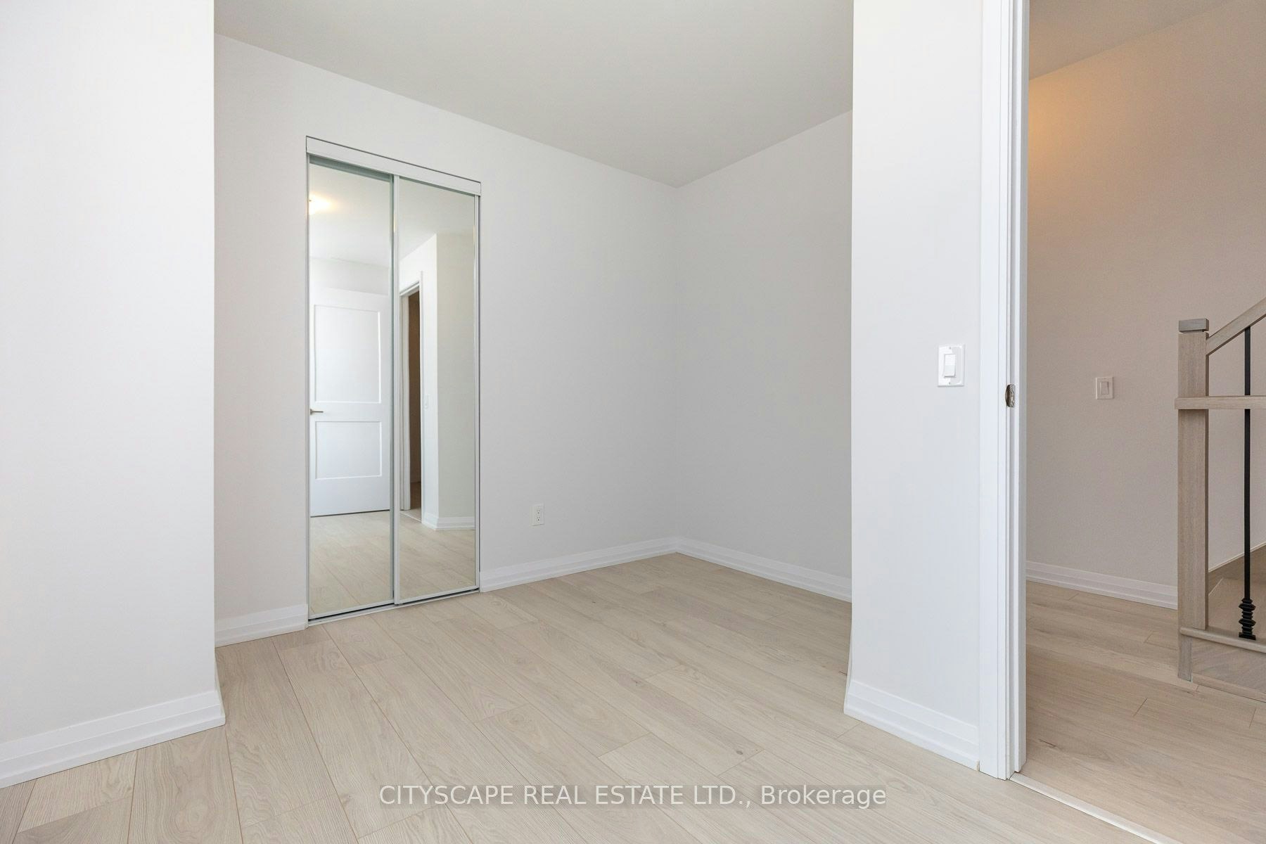 TH - 1-1010 Portage Parkway, Vaughan, ON, L4K 0K3 - 12