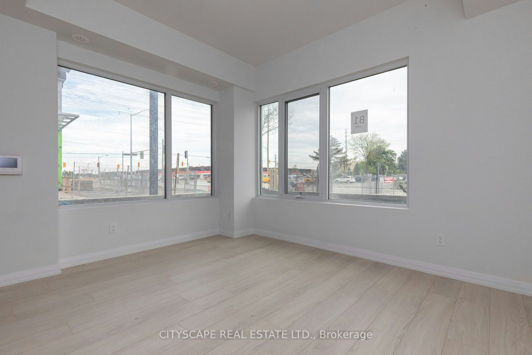TH - 1-1010 Portage Parkway, Vaughan, ON, L4K 0K3 - 9