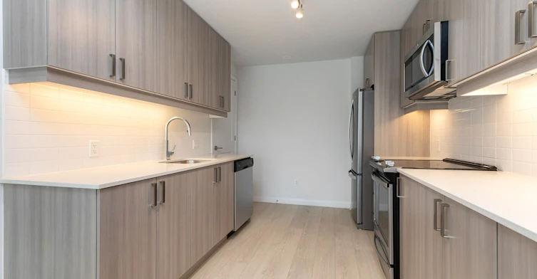 TH - 1-1010 Portage Parkway, Vaughan, ON, L4K 0K3 - 6
