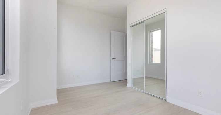 TH - 1-1010 Portage Parkway, Vaughan, ON, L4K 0K3 - 11