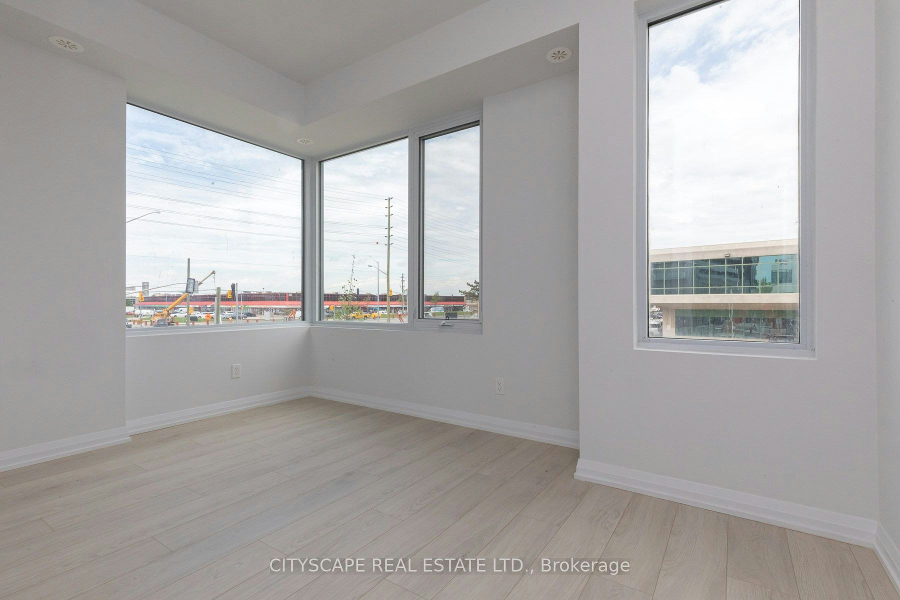 TH - 1-1010 Portage Parkway, Vaughan, ON, L4K 0K3 - 10