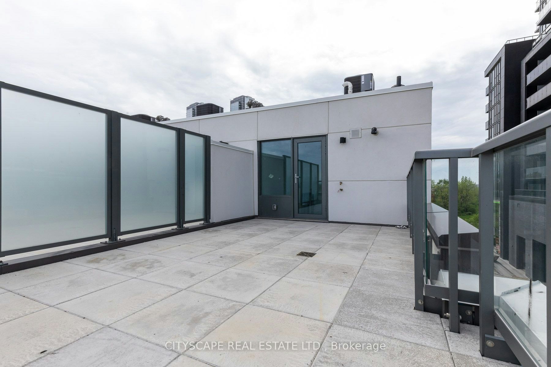 TH - 1-1010 Portage Parkway, Vaughan, ON, L4K 0K3 - 22