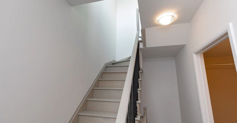 TH - 1-1010 Portage Parkway, Vaughan, ON, L4K 0K3 - 2