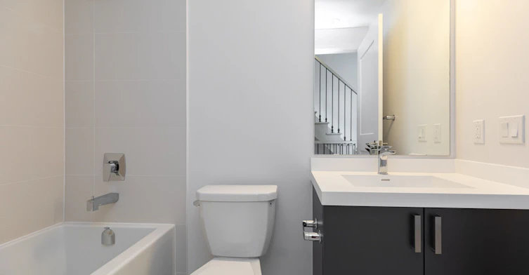 TH - 1-1010 Portage Parkway, Vaughan, ON, L4K 0K3 - 14