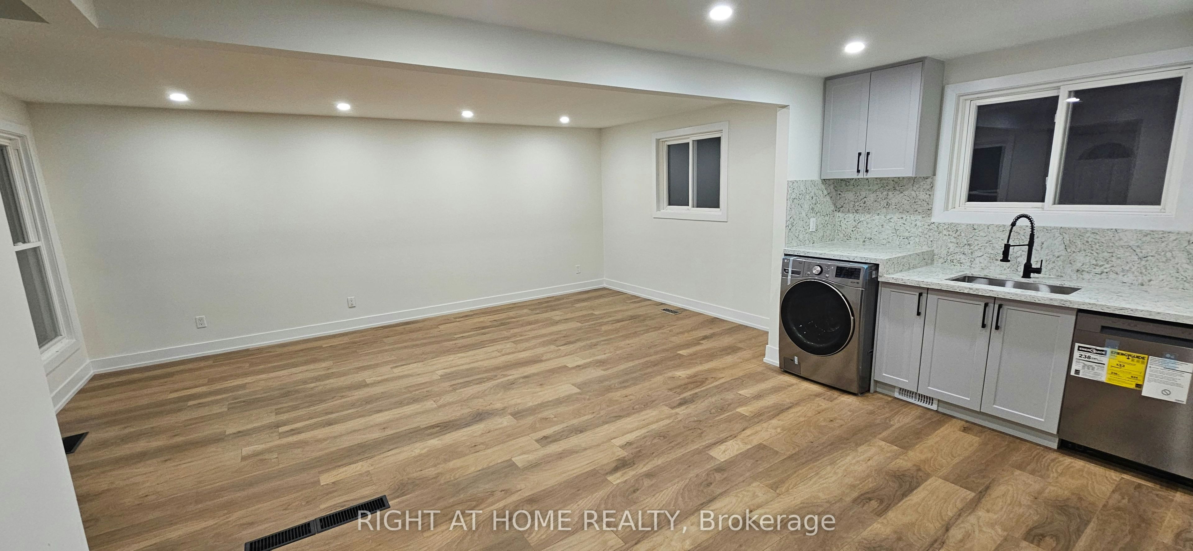 Main Floor-38 Jasper Drive, Aurora, ON, L4G 3B9