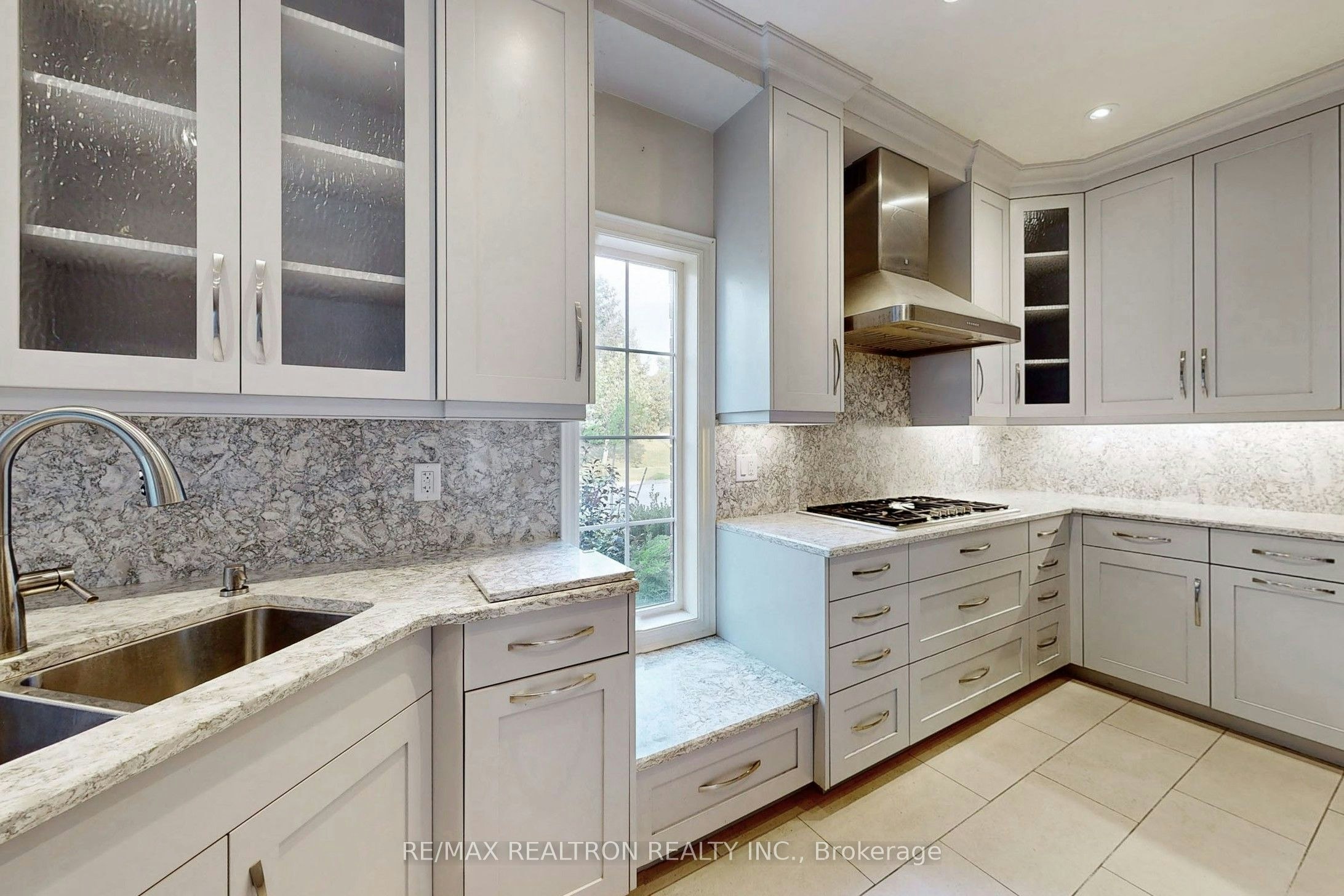 1021 Ivsbridge Boulevard, Newmarket, ON, L3X 1N7 - 15