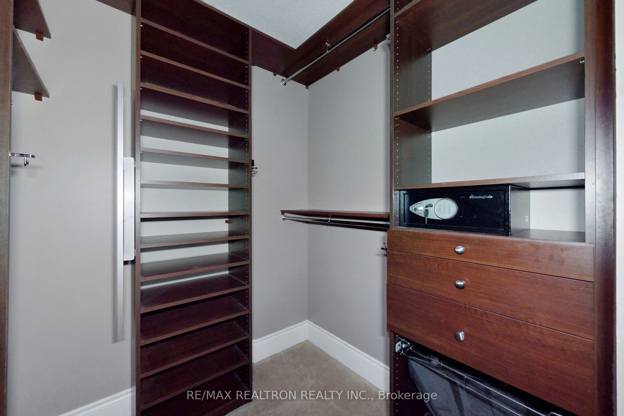 1021 Ivsbridge Boulevard, Newmarket, ON, L3X 1N7 - 18