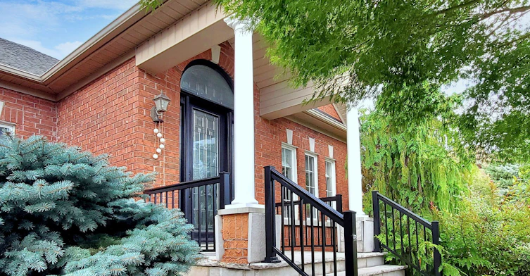 1021 Ivsbridge Boulevard, Newmarket, ON, L3X 1N7 - 3