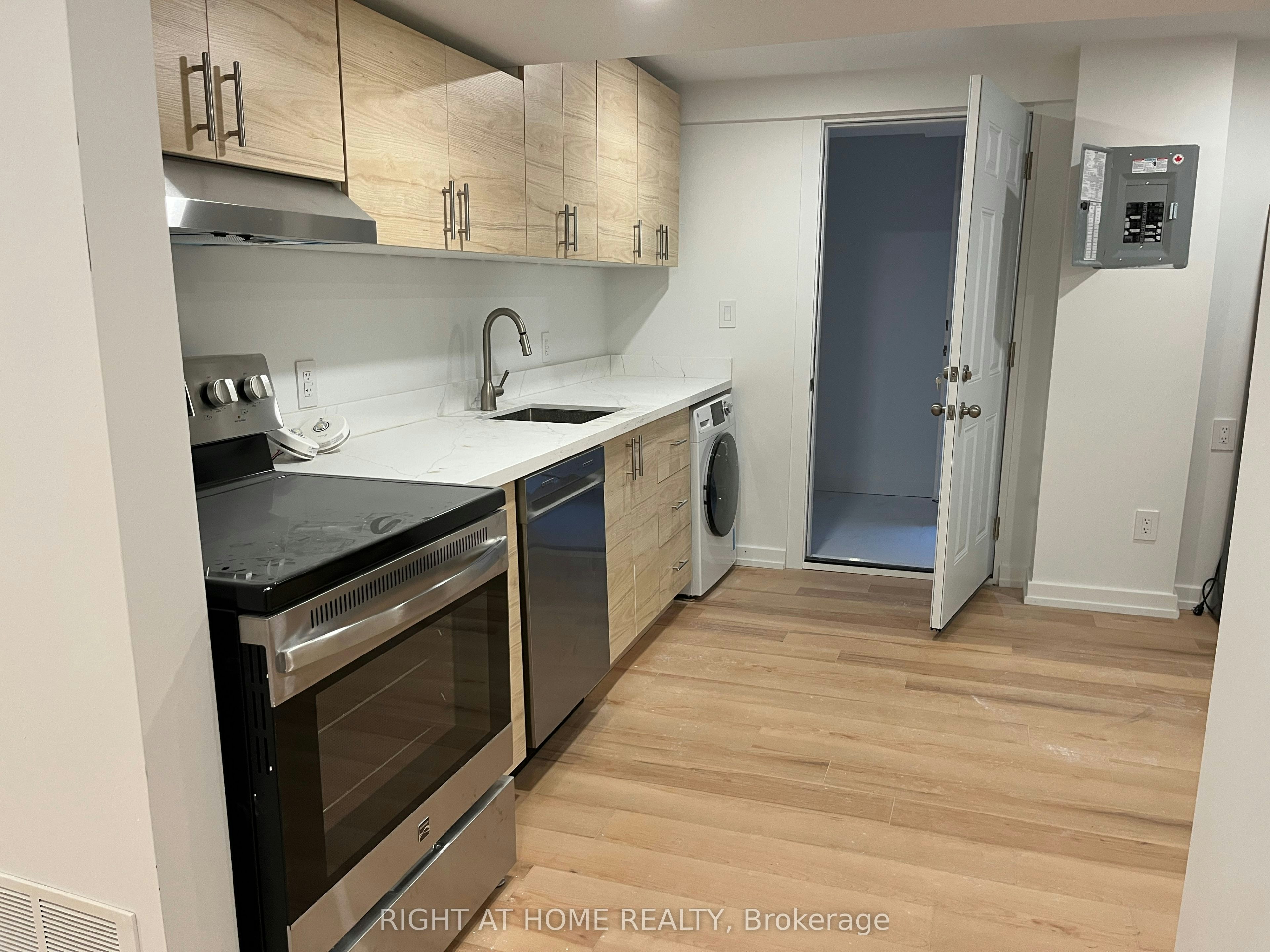 45 Stiver Drive, Newmarket, ON, L3Y 7V8 - 9