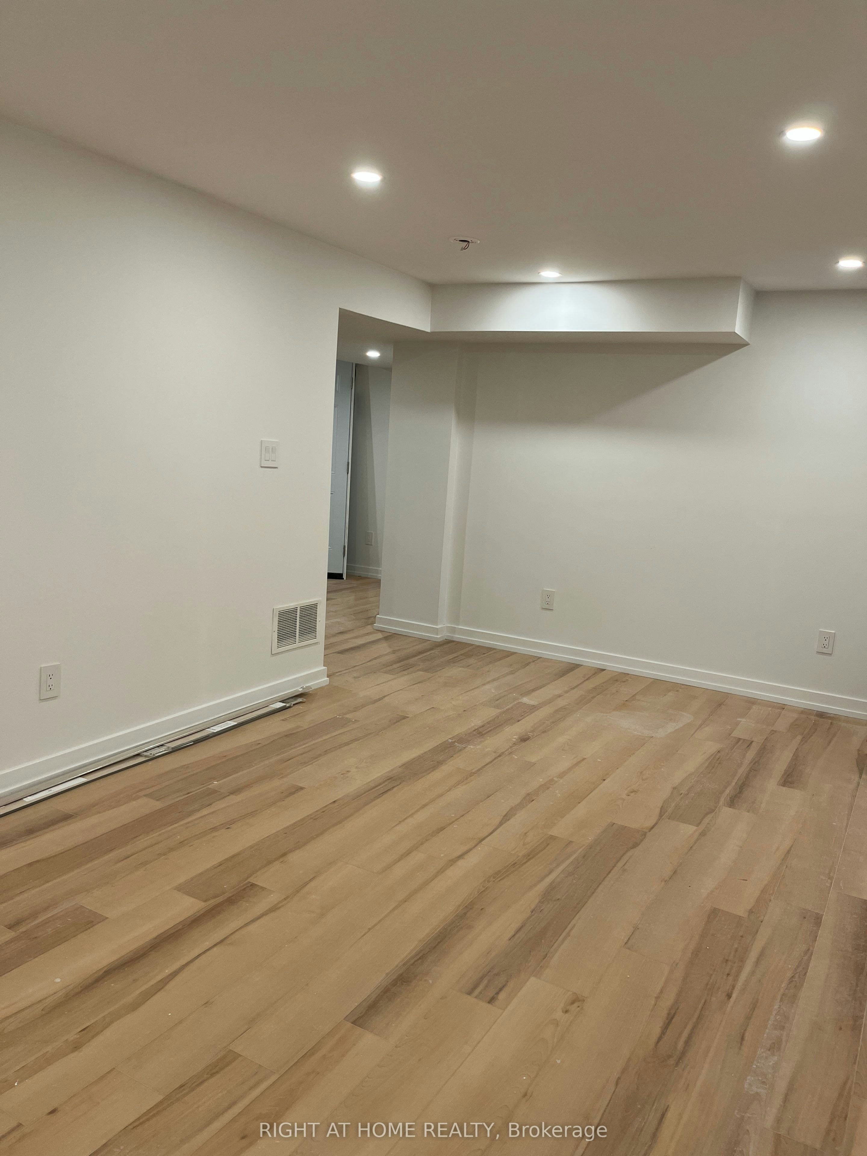 45 Stiver Drive, Newmarket, ON, L3Y 7V8 - 8