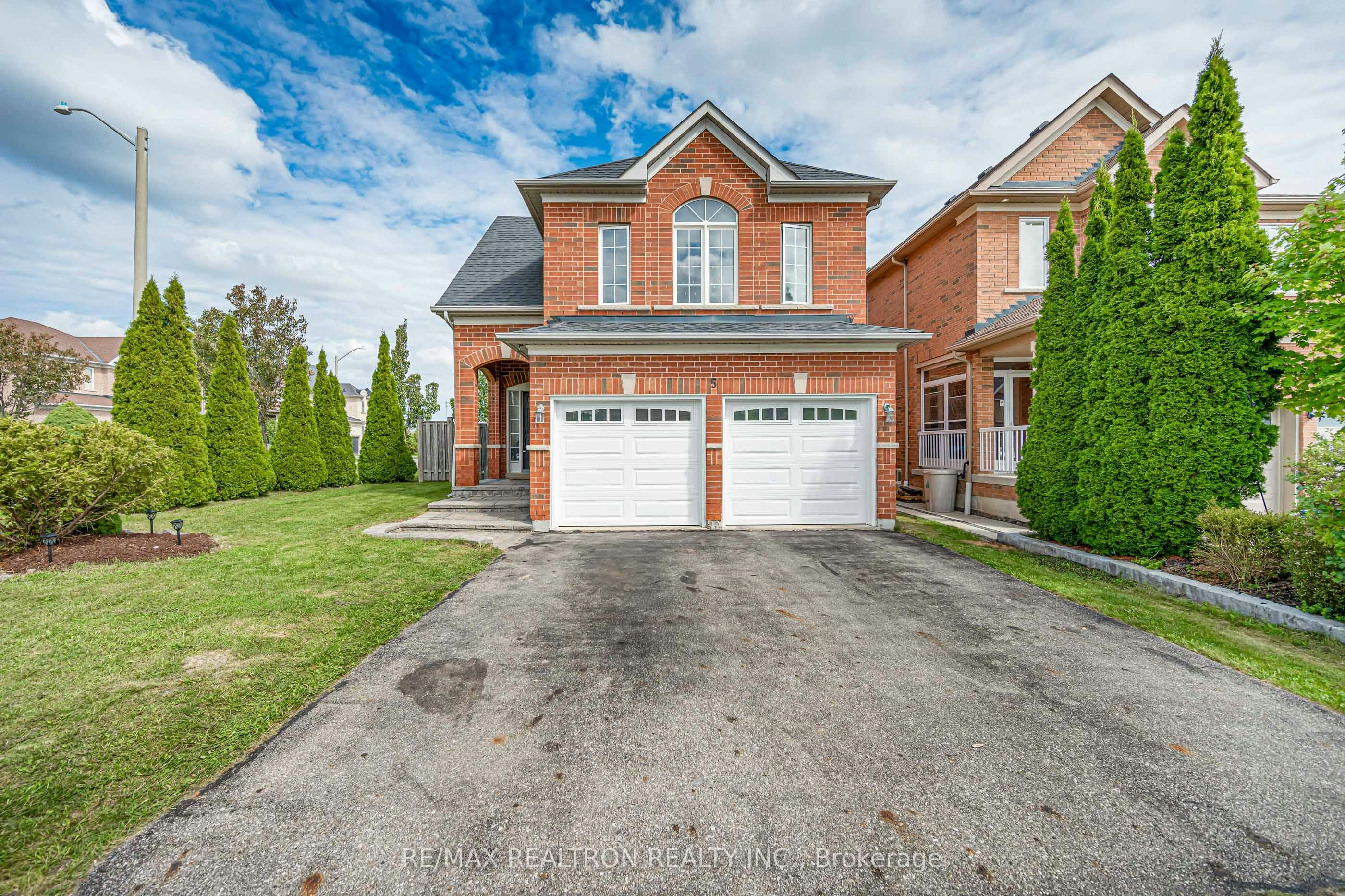 5 Mirando Street, Richmond Hill, ON, L4S 2W8