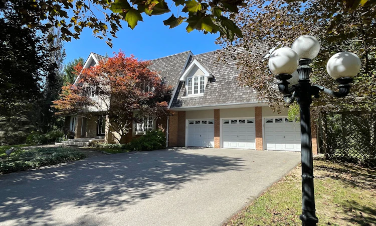 60 Kingscross Drive
